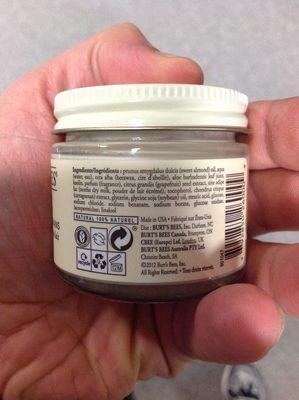 Crème pour les mains à l'huile d'amande et au lait