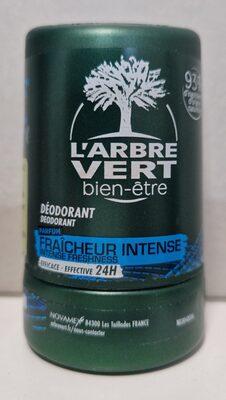l'arbre vert fraîcheur intense