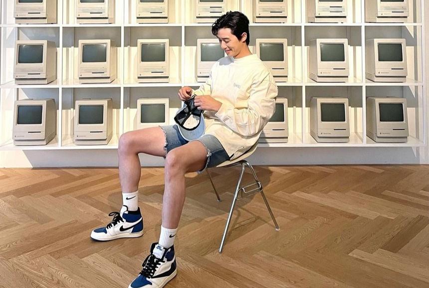 Park Seo Joon đam mê sneakers 