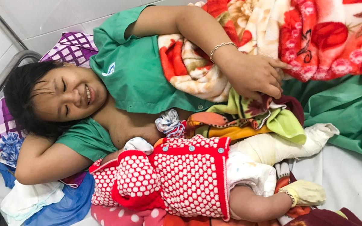 Quảng Nam: Sinh mổ, bé trai bị gãy xương đùi 