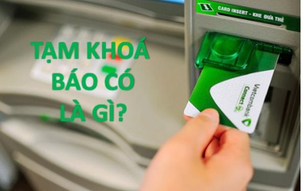 Tạm khóa báo có là gì? Tài khoản tạm khóa báo có nhận được tiền không?