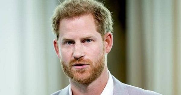 Hoàng tử Harry sắp ra mắt hồi ký