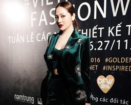 Bí quyết diện nhung sang đẹp mà vẫn trẻ trung như các ngôi sao