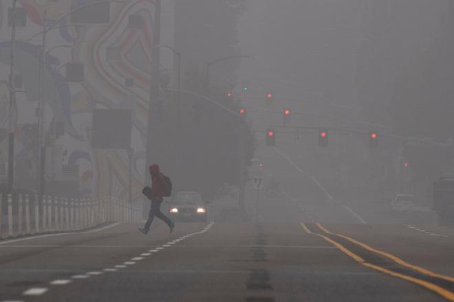 Khói cháy rừng từ Mỹ bay sang tận Châu Âu