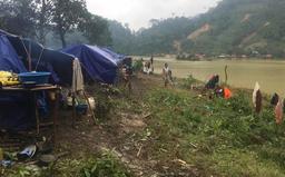 Quảng Bình: Dân bản Sắt di dời khẩn cấp khi núi xuất hiện nhiều vết nứt