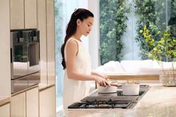 Sao Việt đầu tư đồ bếp: Hà Hồ có bộ máy hút mùi 400 triệu, Hà Tăng cũng chịu chi không kém