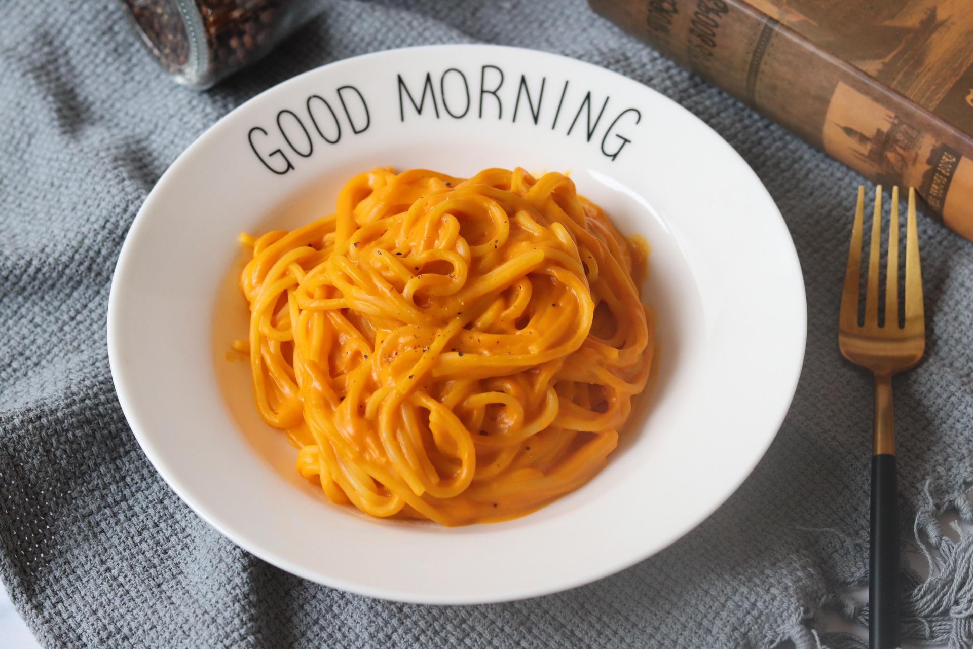 Cách làm mì Ý sốt bí đỏ kem nấm lạ miệng cả người lẫn trẻ nhỏ đều thích