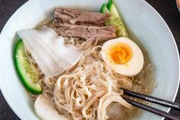 Cách làm mì lạnh Hàn Quốc chuẩn vị thơm ngon