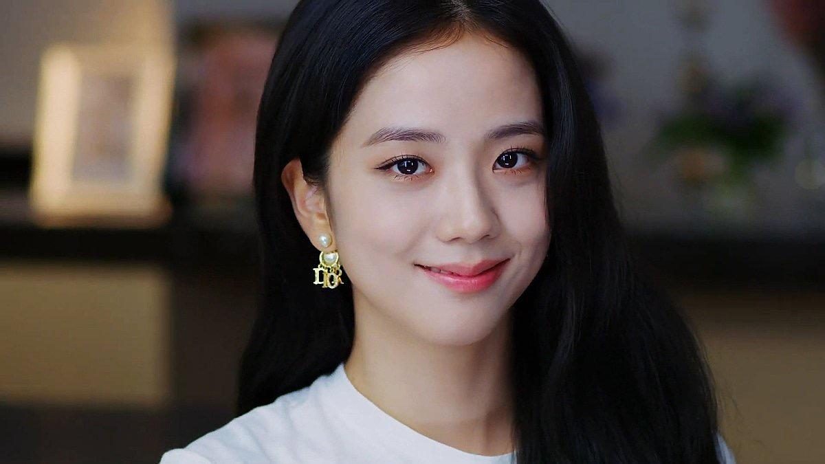 Xinh đẹp tựa nữ thần nhưng Jisoo BLACKPINK vẫn mắc nhược điểm cực lớn trên khuôn mặt
