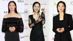 "Tình tin đồn" của Song Joong Ki cứ hễ lên thảm đỏ là bị netizen liệt vào danh sách "Sao mặc xấu"