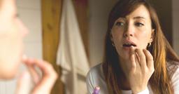 Khô môi nên ăn gì? 6 loại thực phẩm giúp đôi môi của bạn luôn ẩm mượt trong mùa đông