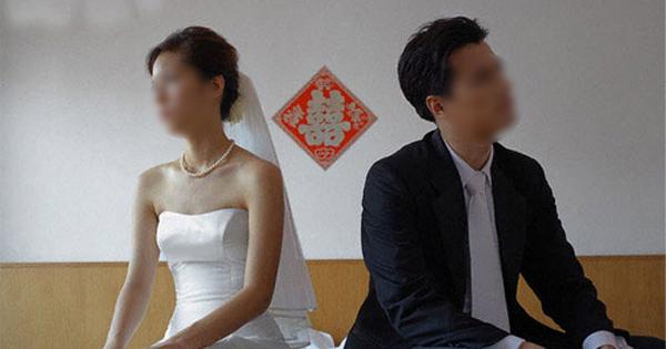 Cô gái trả lại nhẫn đính hôn 70 triệu vì cho rằng quá rẻ tiền