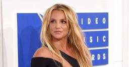 Britney Spears thông báo đã nghỉ hưu ngay khi được tự do