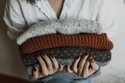 Biết rõ 8 mẹo này, áo len mặc cả chục năm vẫn như mới