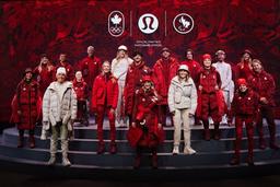 Nhìn lại lễ khai mạc Olympic Bắc Kinh 2022: Đấu trường thể thao trở thành sàn diễn thời trang?