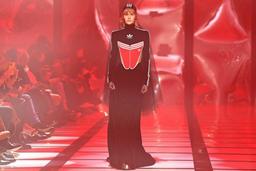 Giới mộ điệu rung chuyển với màn collab của Gucci x Adidas tại Milan Fashion Week 2022