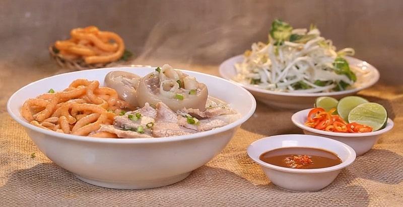 Về Trà Vinh nhất định phải thưỏng thức đặc sản bánh canh Bến Có