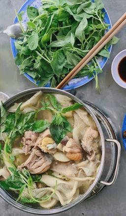 Lá é – nguyên liệu “linh hồn” của ẩm thực xứ hoa vàng, cỏ xanh