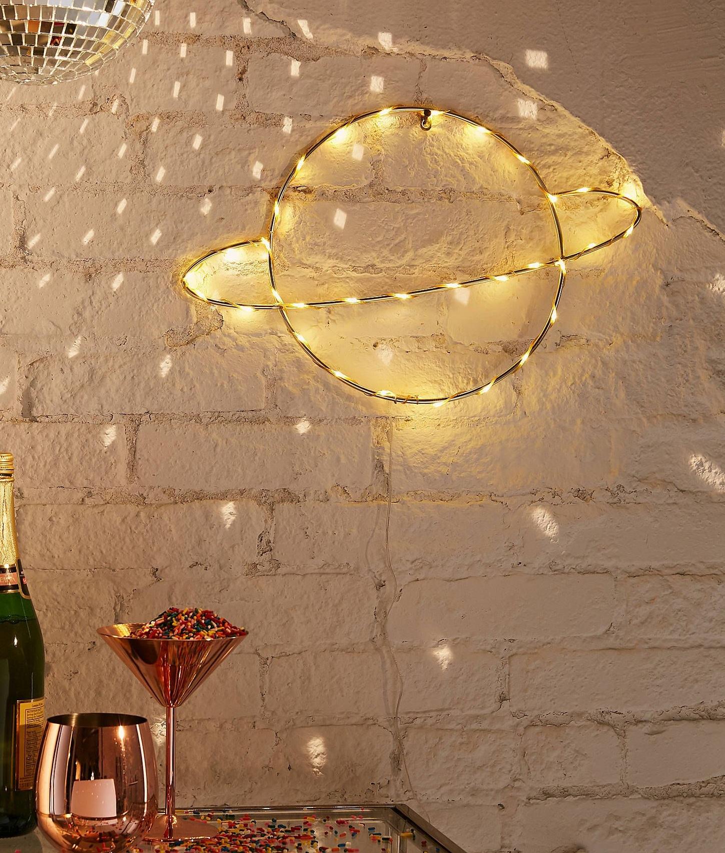 5 ý tưởng trang trí phòng ngủ bằng đèn LED siêu lãng mạn