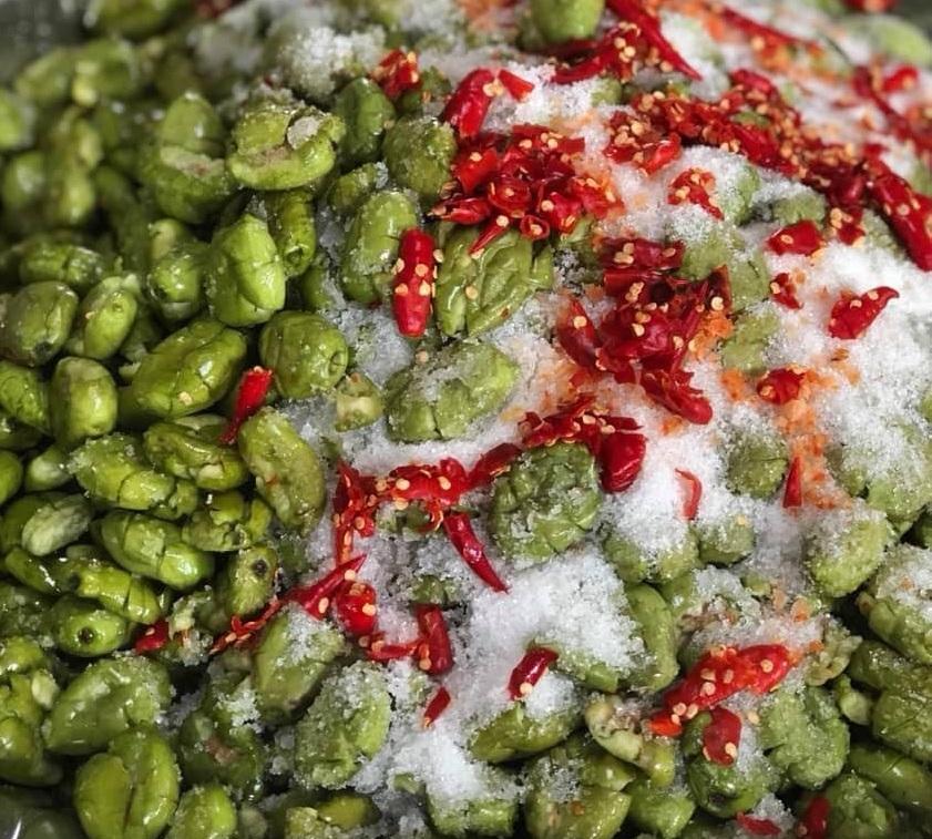 3 món ăn vặt dễ gây nghiện từ trái cà na độc đáo của miền Tây