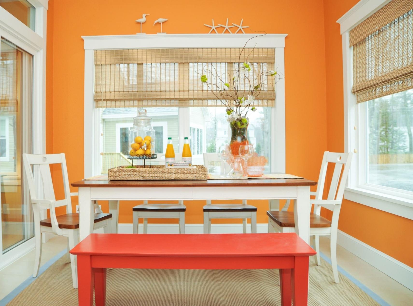 Ngắm 11 phòng ăn với sắc cam rực rỡ cho mùa Đông thêm ấm áp