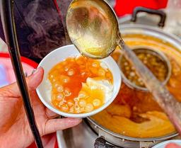 Có thể bạn chưa biết: Phố Tây Bùi Viện có gánh tàu hũ 30 năm cực rẻ mà ngon