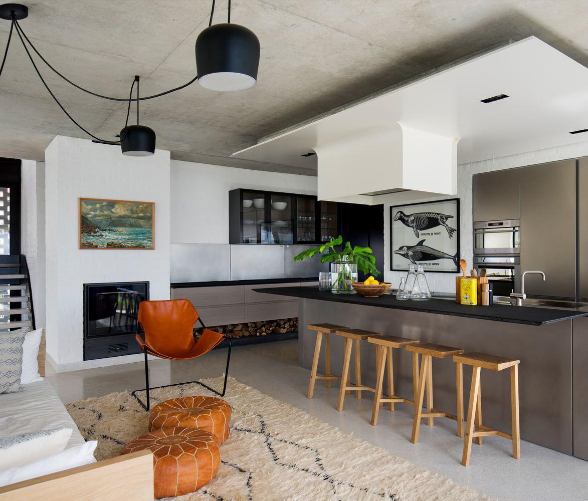 Phòng khách ngay cạnh bếp nấu, làm sao để phân chia không gian hiệu quả?