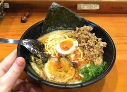 Ăn mãi bún, phở cũng chán, hãy đổi gió bằng 4 quán ramen hợp túi tiền này