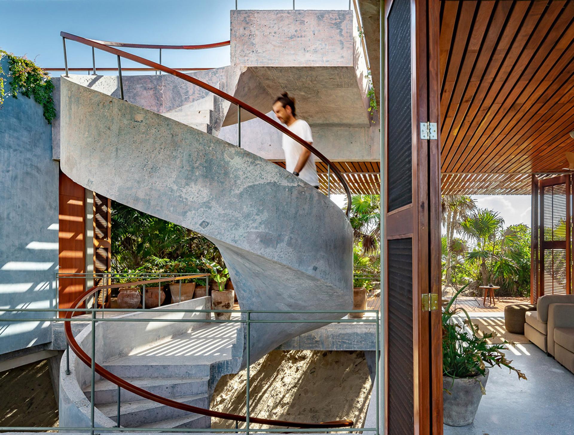 Biến cầu thang thành điểm nhấn cho không gian, nghe tưởng sai mà rất thú vị