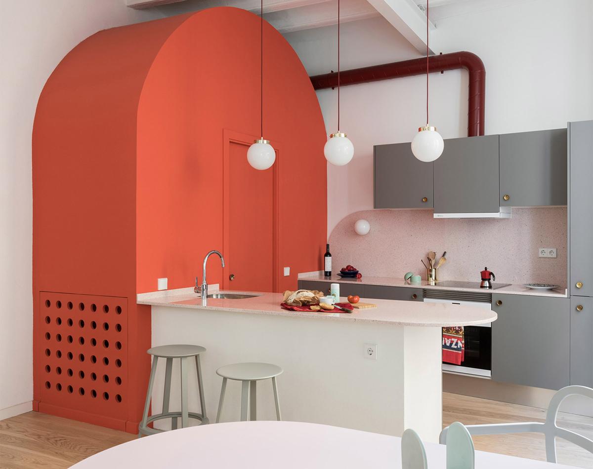 Biến phòng bếp thành "nhân vật chính" bằng những gam màu rực rỡ, táo bạo
