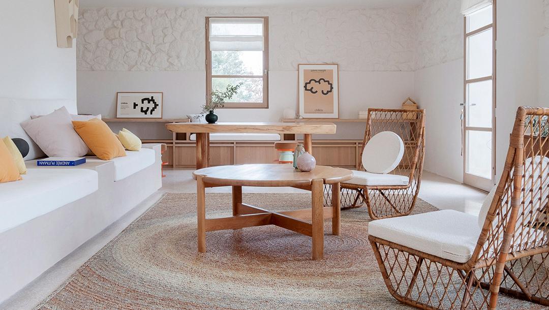 Ngôi nhà chàng kiến trúc sư cải tạo từ trang trại bỏ hoang để tặng bố mẹ