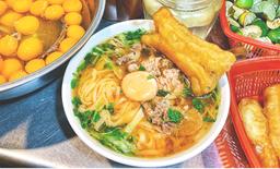 7 quán ăn đêm ngon trong phố cổ để đi ăn sau khi countdown Tết Dương lịch