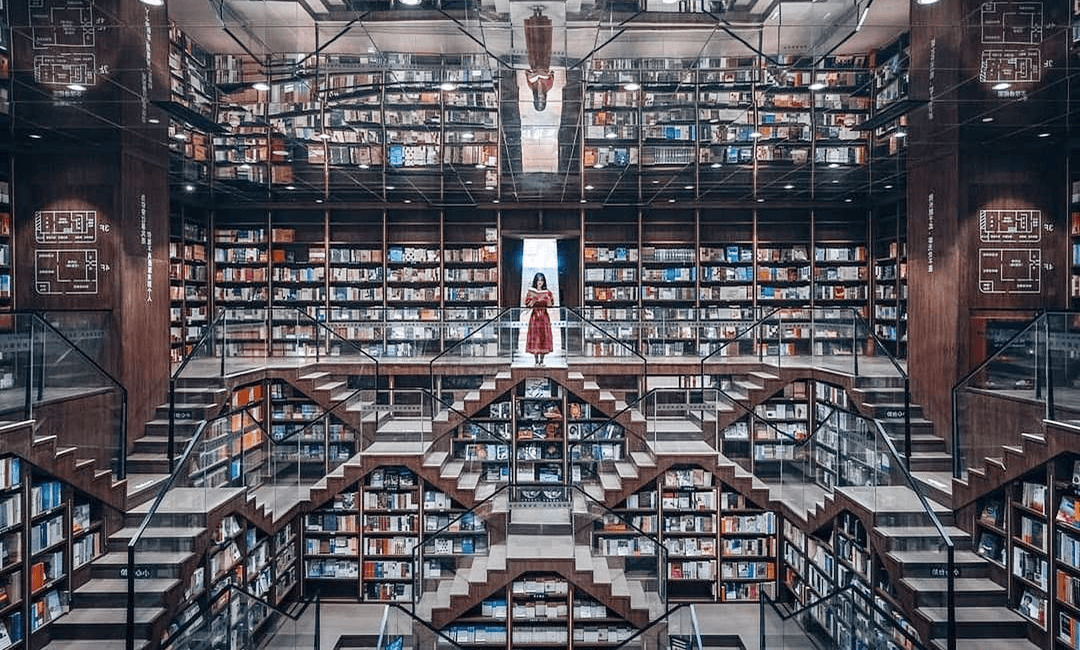 Hiệu sách Chung Thư Các, "mê cung tri thức" kì ảo như lâu đài phép Hogwarts