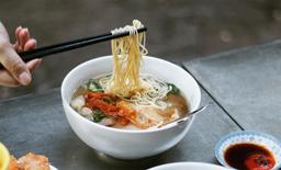 Tiệm mì Thiệu Ký hơn 70 năm ở Sài Gòn nổi tiếng với sợi mì gia truyền làm từ nước tro tàu