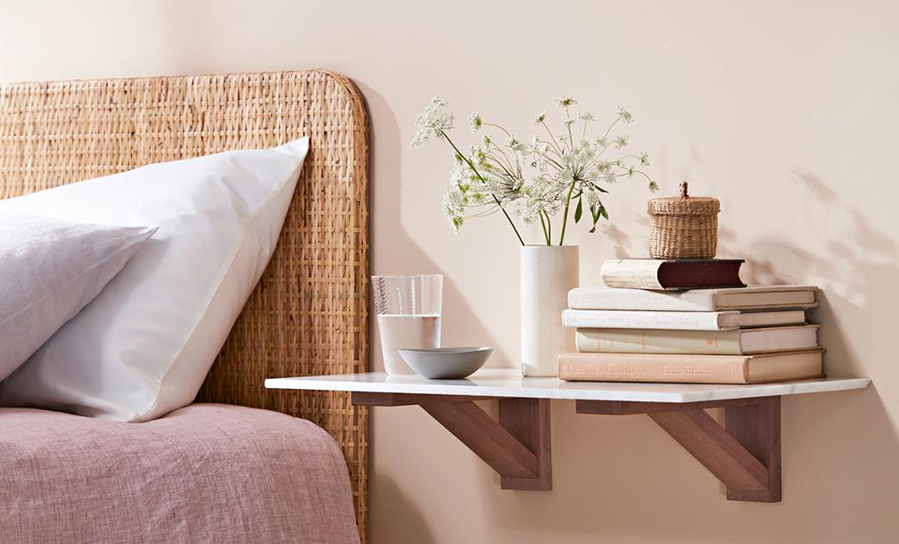 Bộ sưu tập 10 mẫu táp đầu giường đủ kiểu dáng giúp phòng ngủ gọn gàng, đẹp mắt