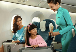 Cho con đi máy bay cha mẹ cần chuẩn bị những gì?