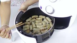 Cách rán nem bằng nồi chiên không dầu mà vẫn vàng giòn như khi rán bằng dầu