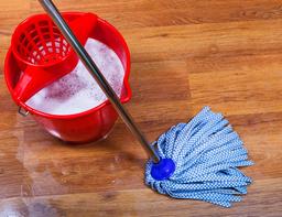 7 điều sẽ "phá hủy" sàn gỗ tự nhiên của bạn sau thời gian dài sử dụng