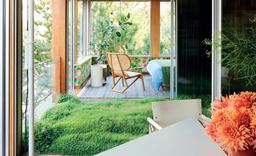 Ngôi nhà trên ngọn đồi với thiết kế nội thất cùng cảnh quan đẹp như mơ