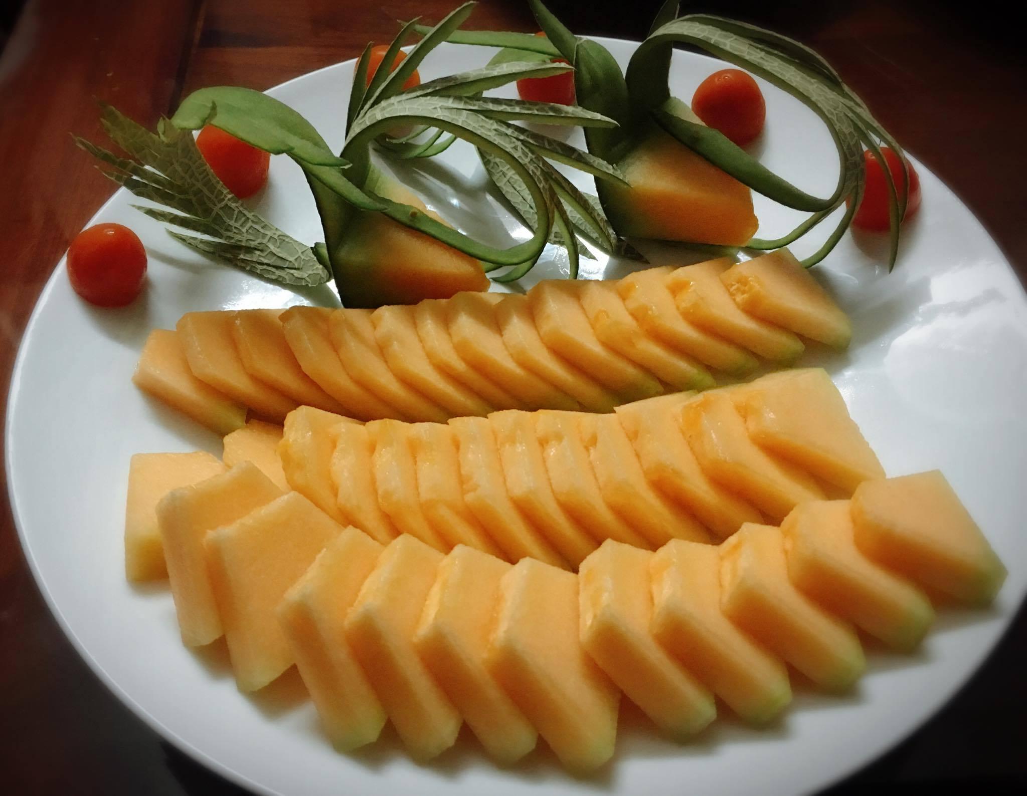 3 cách bổ dưa lưới cực nhanh mà lại đẹp mắt tại nhà