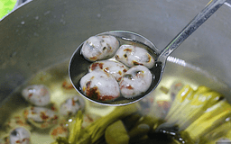 Chè bột lọc heo quay - món chè lạ chỉ tìm thấy khi đến Huế