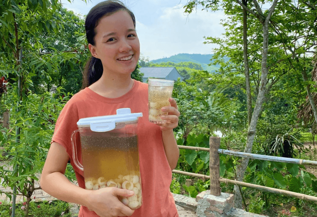 Hot mom Trang Moon chia sẻ cách làm trà vải hạt chia ngon "ai uống cũng mê"