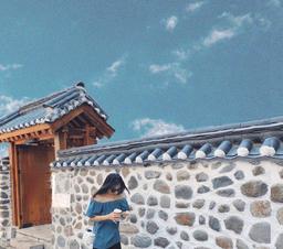 Quán cafe mới toanh ở Hà Nội hút giới trẻ bởi không gian hệt như đang ở Hàn