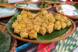 Bánh Kà-Tum, món bánh gói nếp bằng lá thốt nốt non cầu kỳ của An Giang