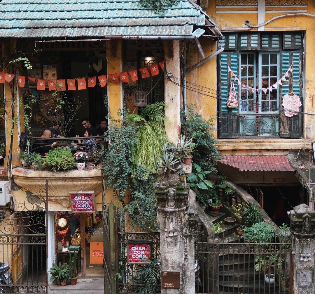 6 quán cà phê lãng mạn, cực hợp để cảm nhận mùa thu Hà Nội đang về