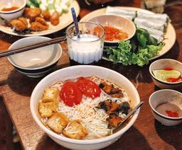 2 quán ăn là "thiên đường" món ngon Hà Nội ngay tại Sài Gòn