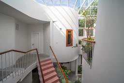 Hana House: Ngôi nhà với nhiều khối cong uyển chuyển của NTK thời trang ở Phủ Lý, Hà Nam