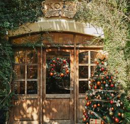 8 quán cà phê trang trí Noel lung linh khiến team sống ảo check-in ở Hà Nội