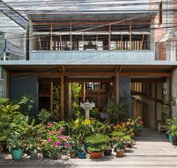 Ngôi nhà bằng tôn vừa bảo lưu truyền thống vừa viết tiếp hiện đại ở Châu Đốc khiến báo Tây trầm trồ