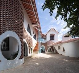 Ngôi nhà 600m² vừa là nơi kinh doanh vừa là không gian sống của gia đình nhiều thế hệ ở Sơn La